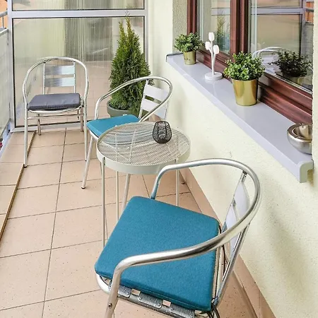 Apartment 1 Bedroom In *